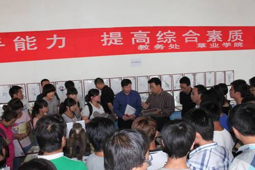 http://gsauvsb.gsau.edu.cn:8080/system/_owners/gsau_cyxy/_webprj/images/14/10/08/16htrzw9xx/97D40447C05AAE0665C87FA9F2C5183A.jpg